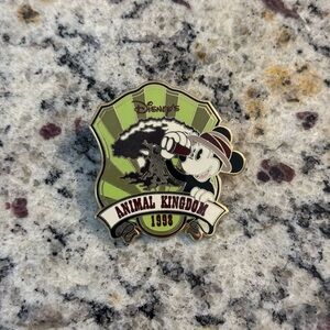 Disney's Animal Kingdom 1998 Pin - Green and Black